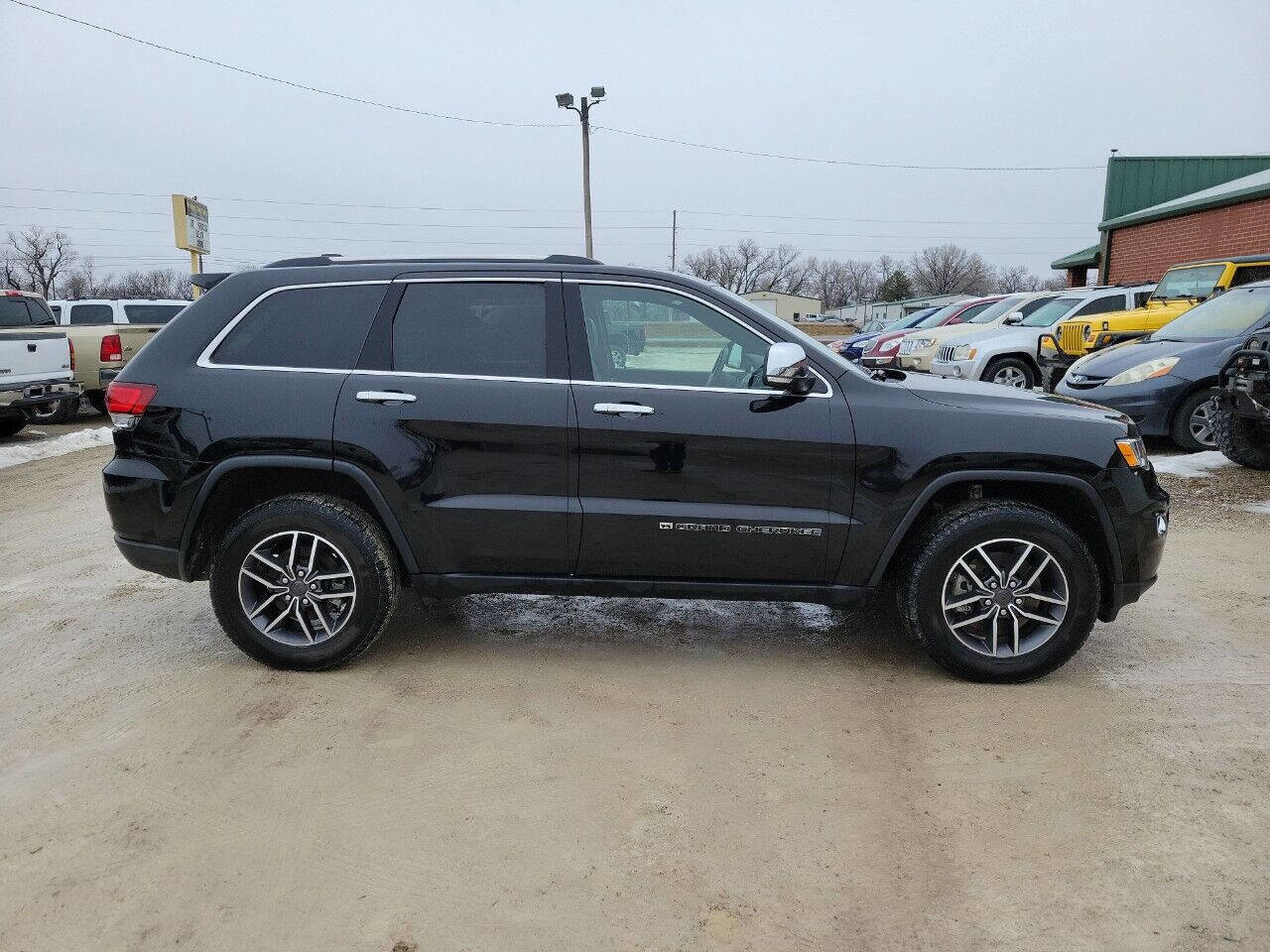 Used 2022 Jeep Grand Cherokee Limited image 2