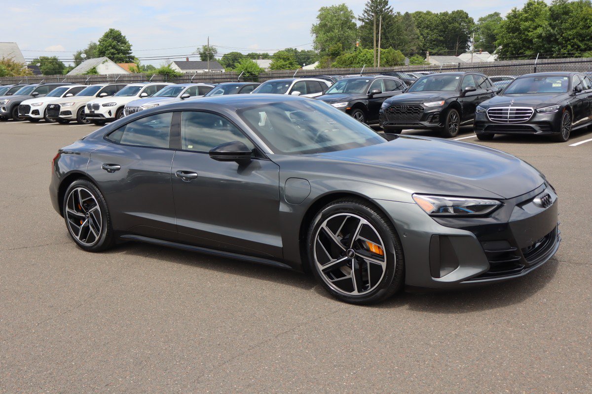 Used 2023 Audi RS e-tron GT w/ Carbon Performance Package AWD/4WD image 3