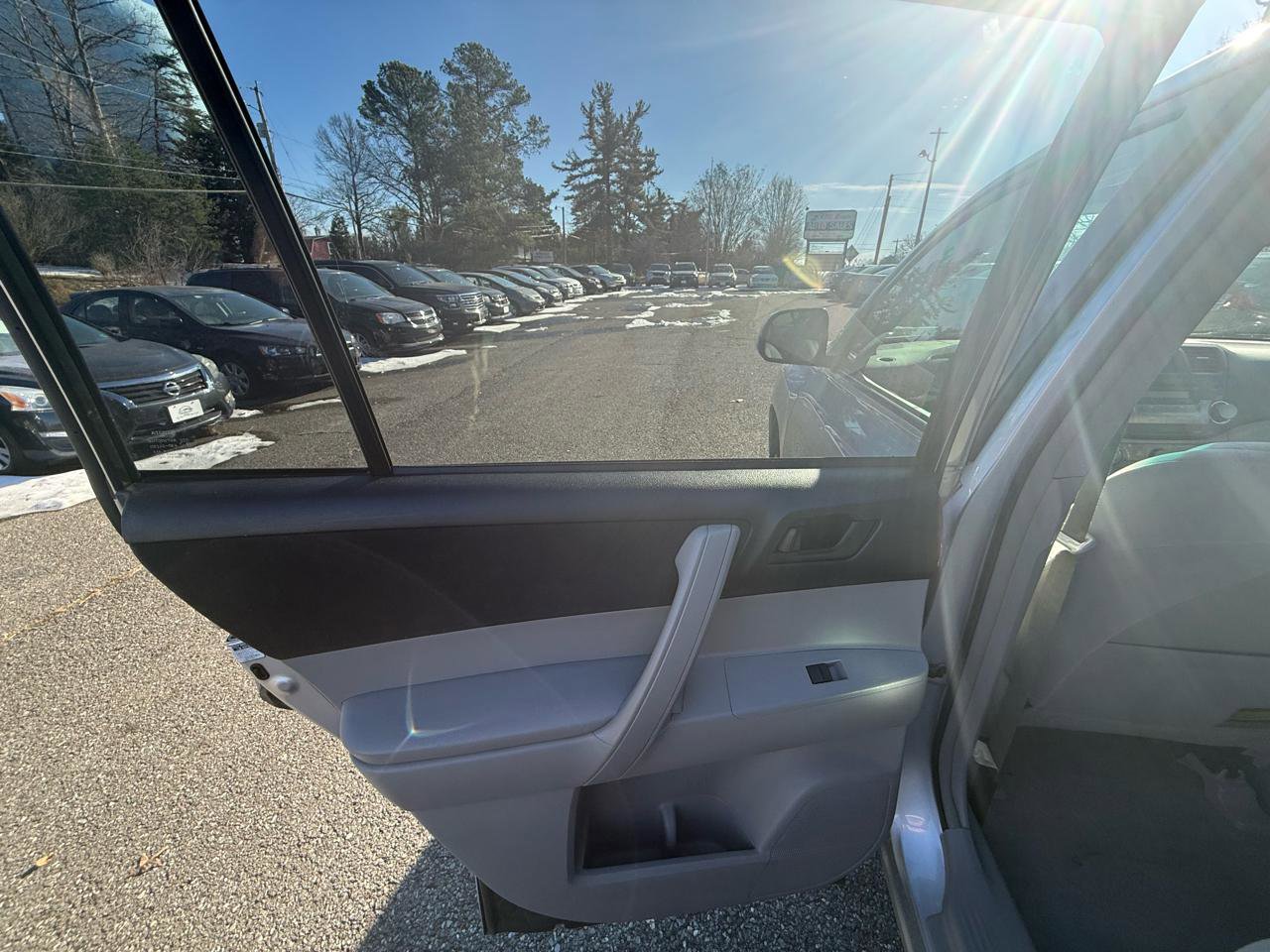 Used 2009 Toyota Highlander 2WD image 17
