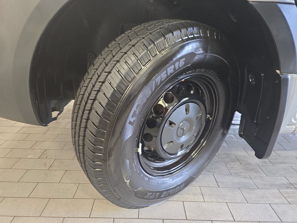 Used 2023 Mercedes-Benz Sprinter 2500 image 35