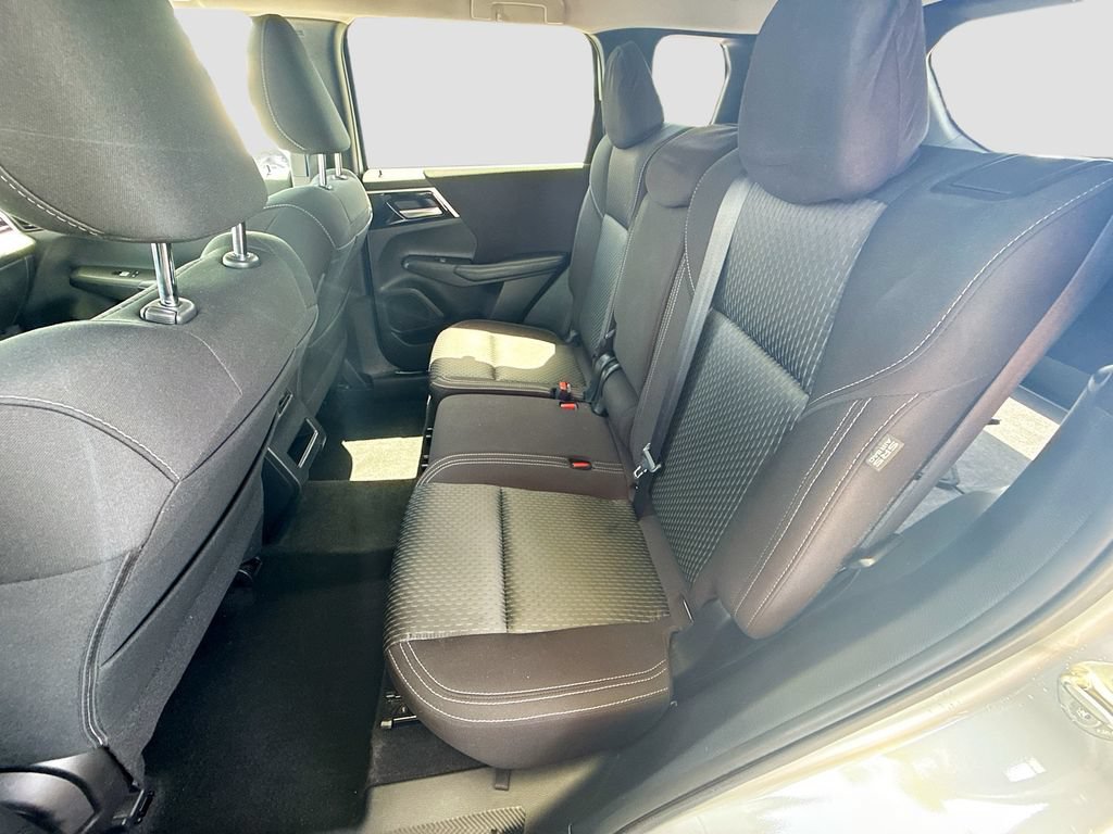 Used 2024 Mitsubishi Outlander ES FWD image 23