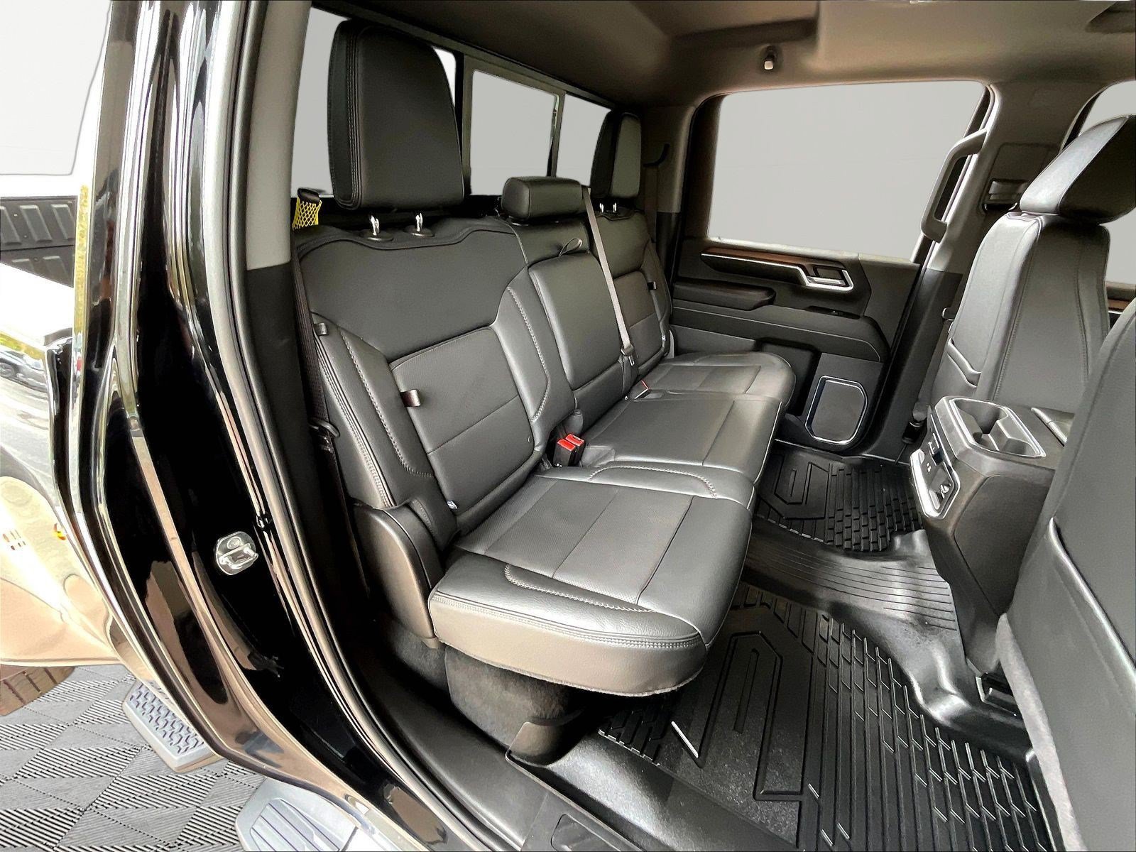 Used 2024 GMC Sierra 3500 Denali w/ Technology Package AWD/4WD image 26