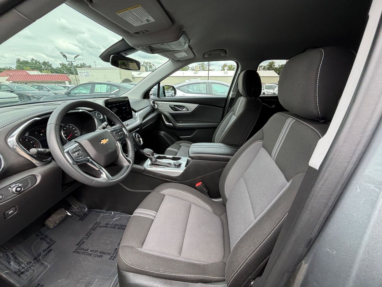 Used 2025 Chevrolet Blazer LT FWD image 28