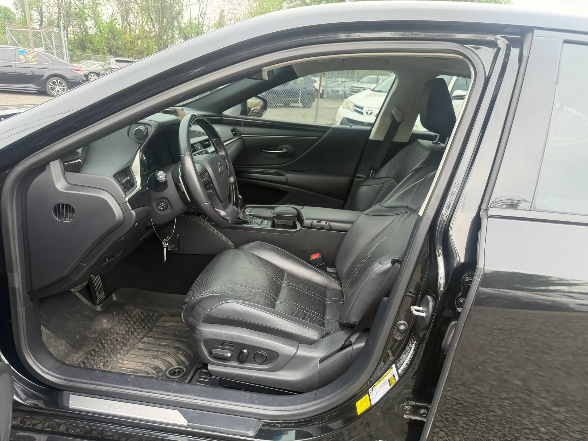 Used 2020 Lexus ES 300h w/ Accessory Package FWD image 26
