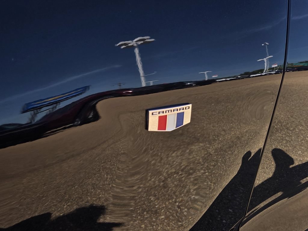 Used 2019 Chevrolet Camaro LT RWD image 3
