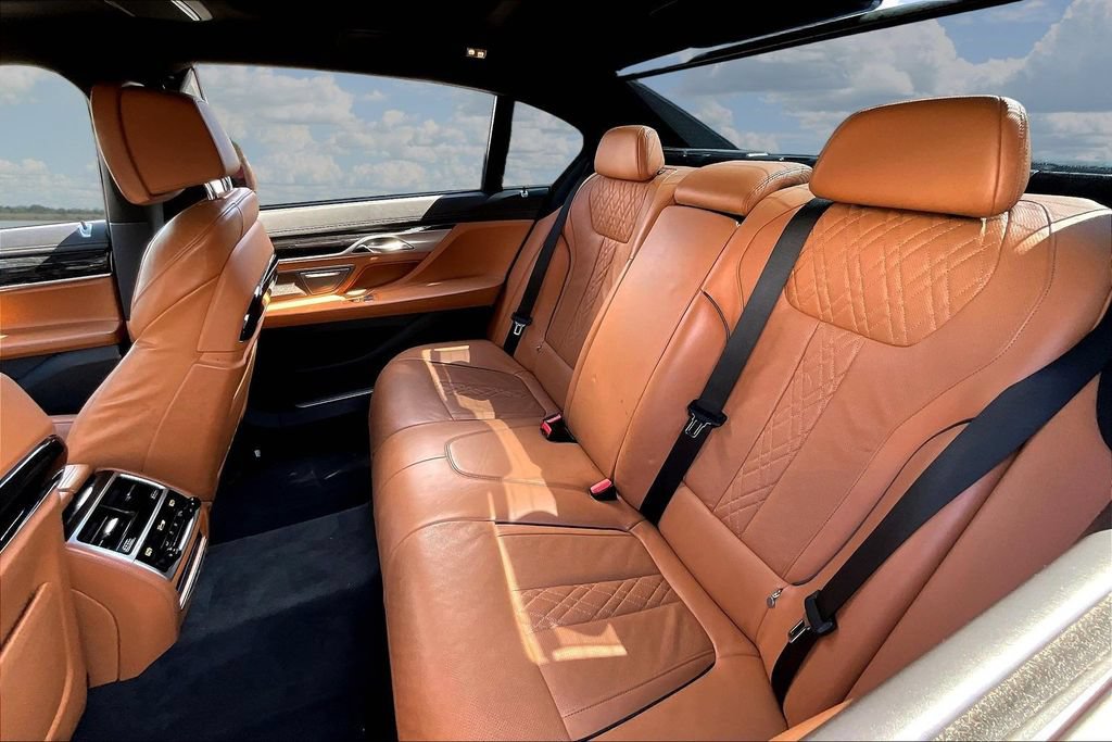Used 2020 BMW 740i w/ M Sport Package RWD image 22