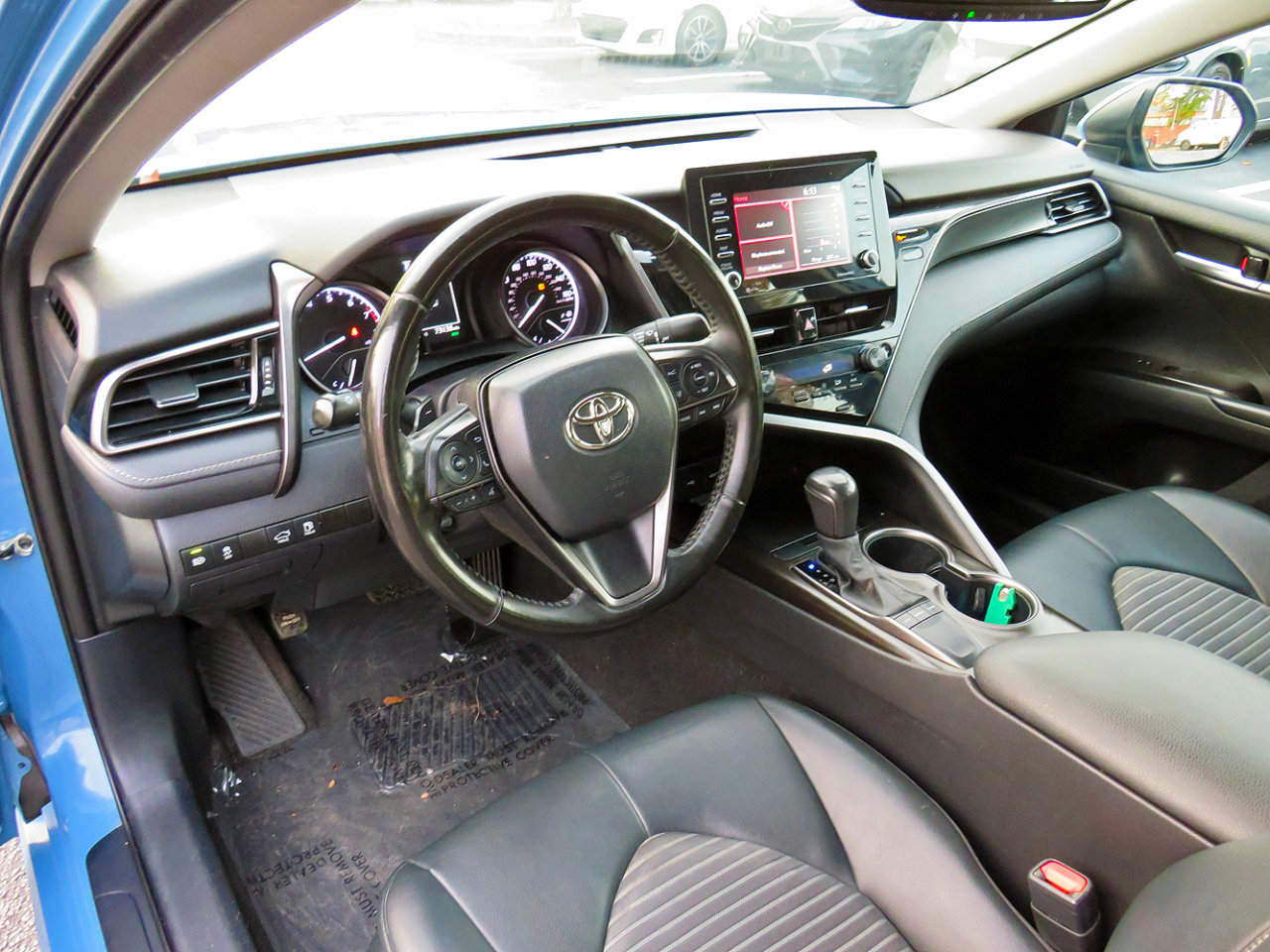 Used 2023 Toyota Camry SE w/ Convenience Package image 12