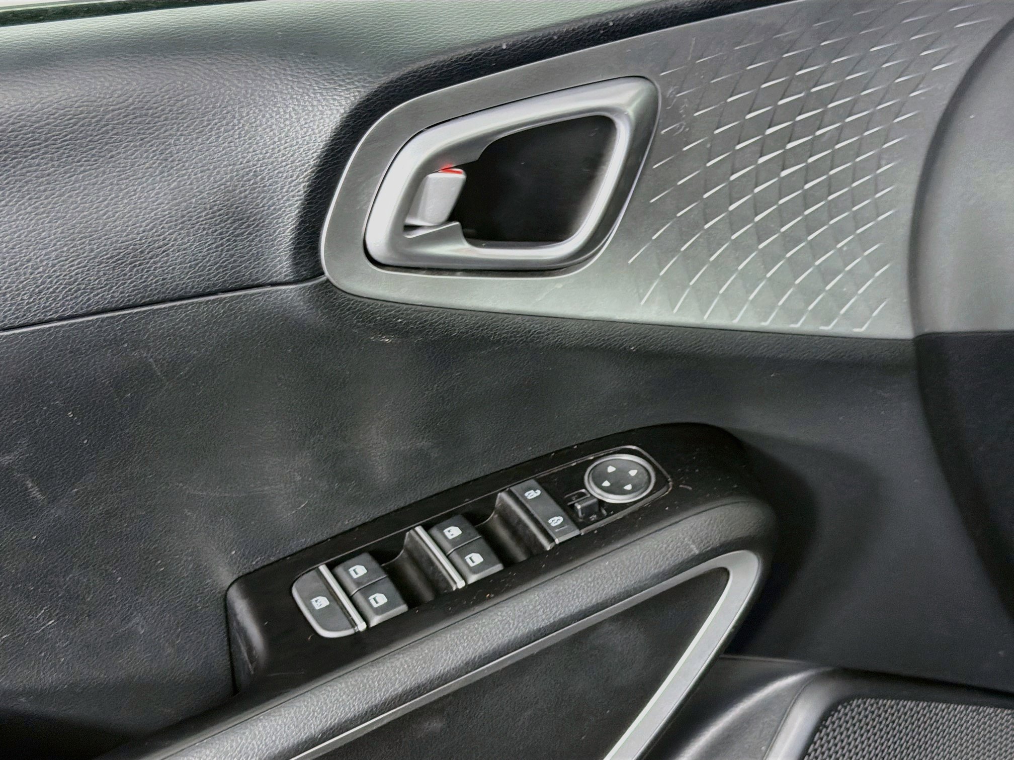 Used 2025 Kia Soul LX w/ LX Technology Package FWD image 15