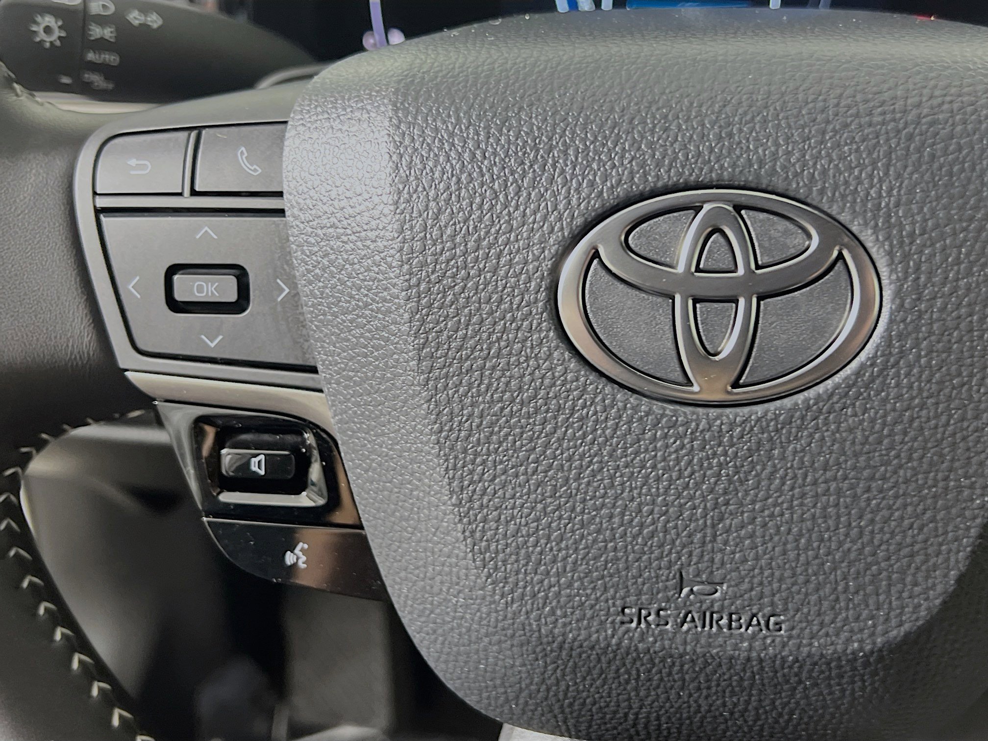 Used 2026 Toyota Camry SE w/ Multimedia Upgrade Package FWD image 19