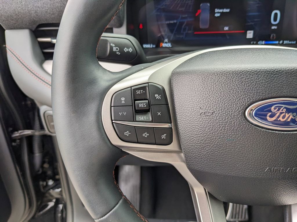 Used 2025 Ford Explorer Active image 31