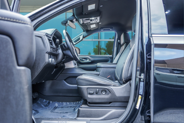Used 2024 GMC Yukon XL SLT RWD image 26