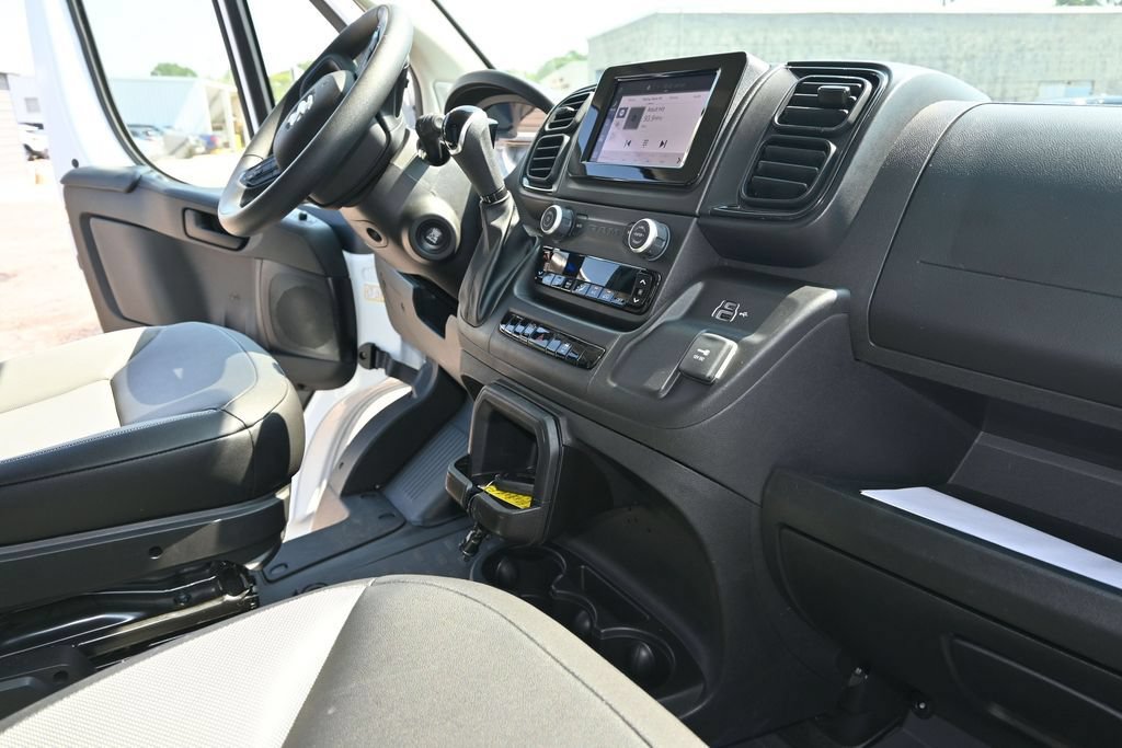 Used 2026 RAM ProMaster 2500 w/ Convenience Group FWD image 17
