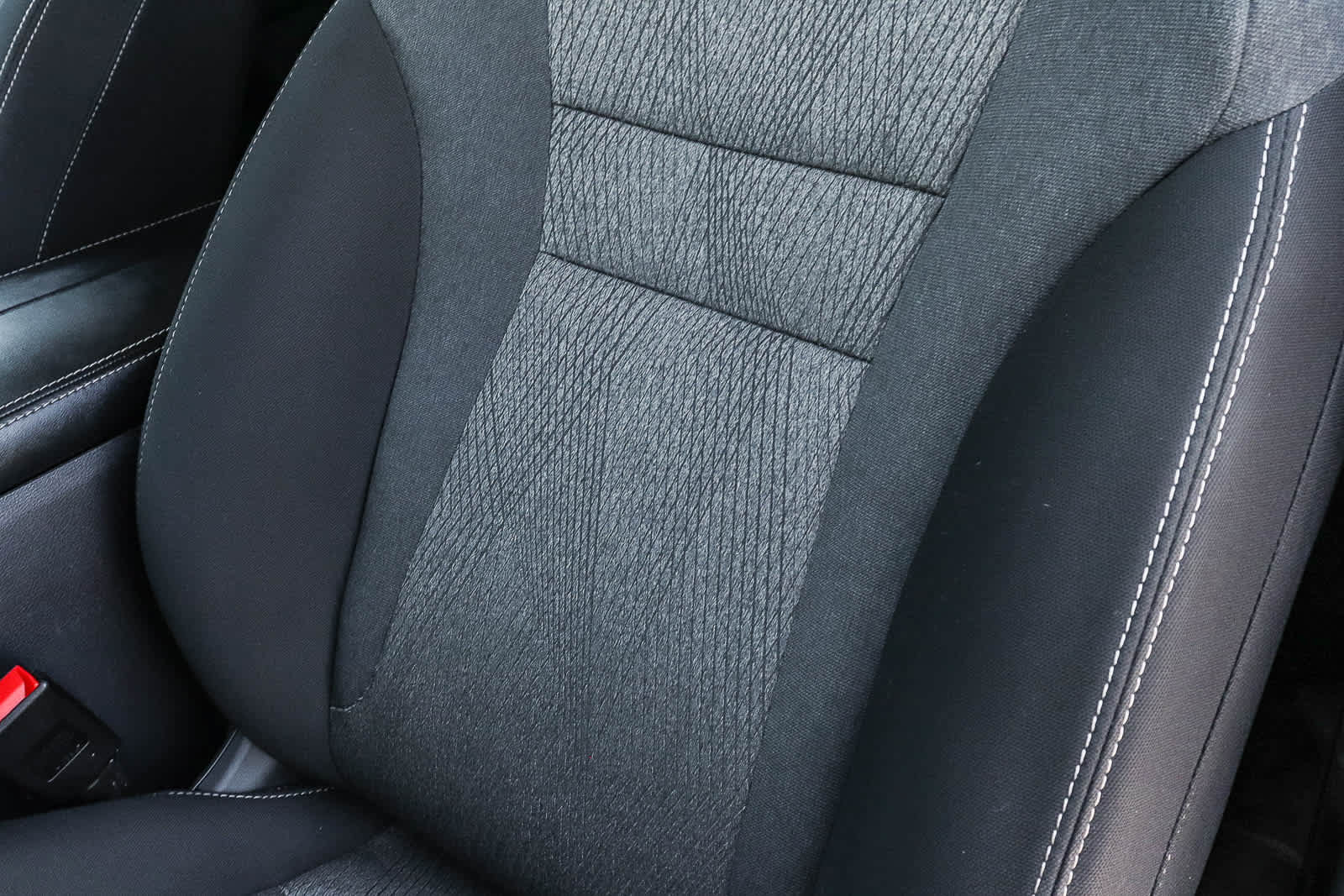 Used 2025 Nissan Rogue SV FWD image 28
