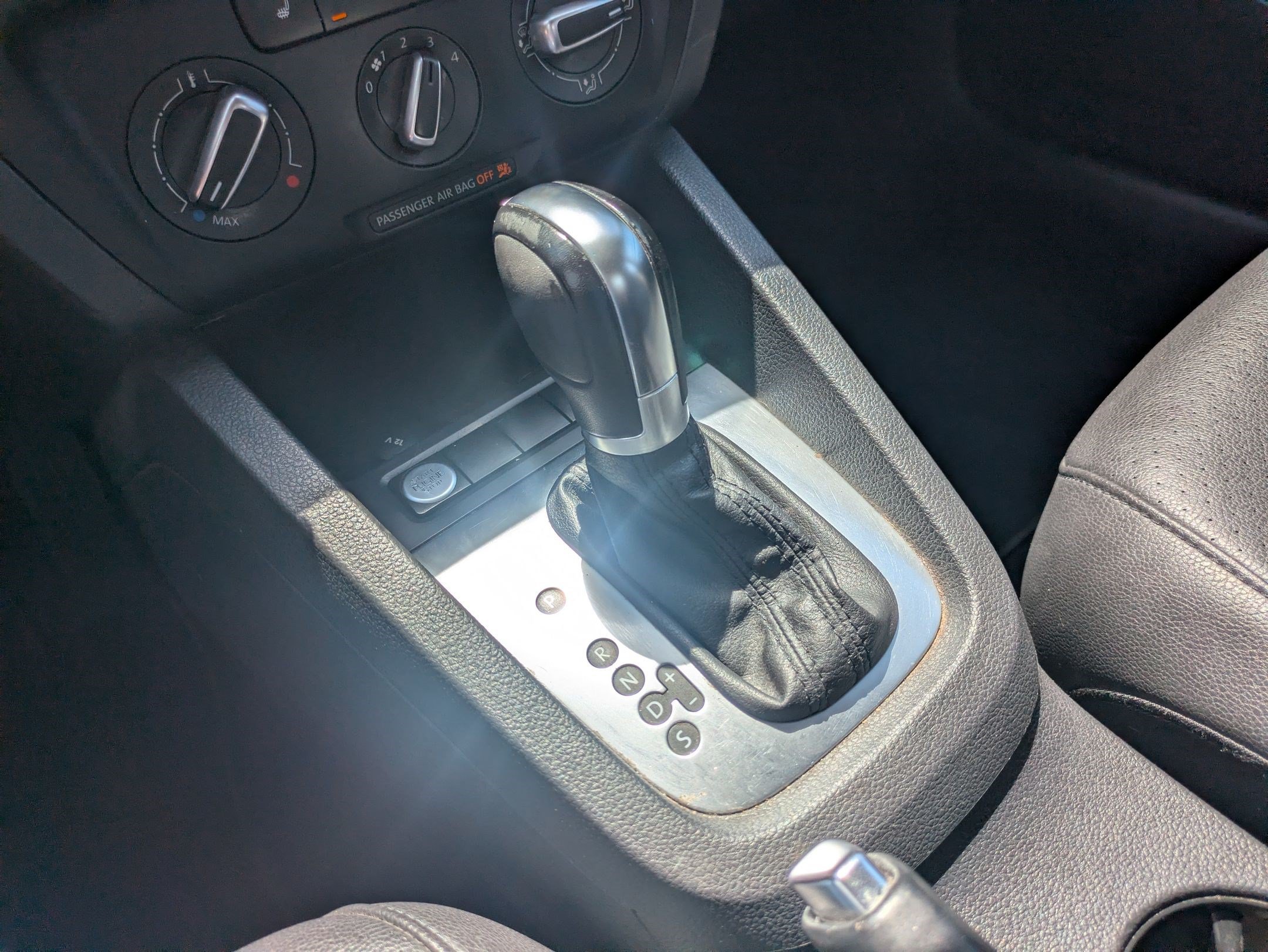Used 2014 Volkswagen Jetta SE FWD image 24