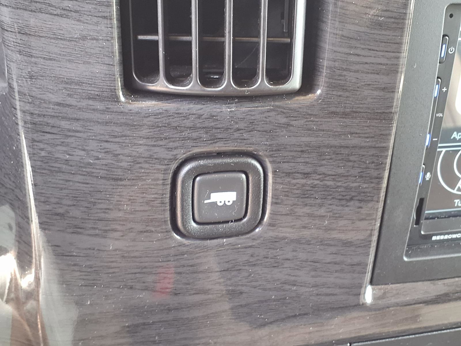 Used 2014 GMC Savana 1500 AWD image 23