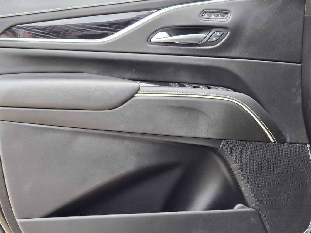 Certified 2024 Cadillac Escalade ESV V w/ LPO, ONYX Package image 25