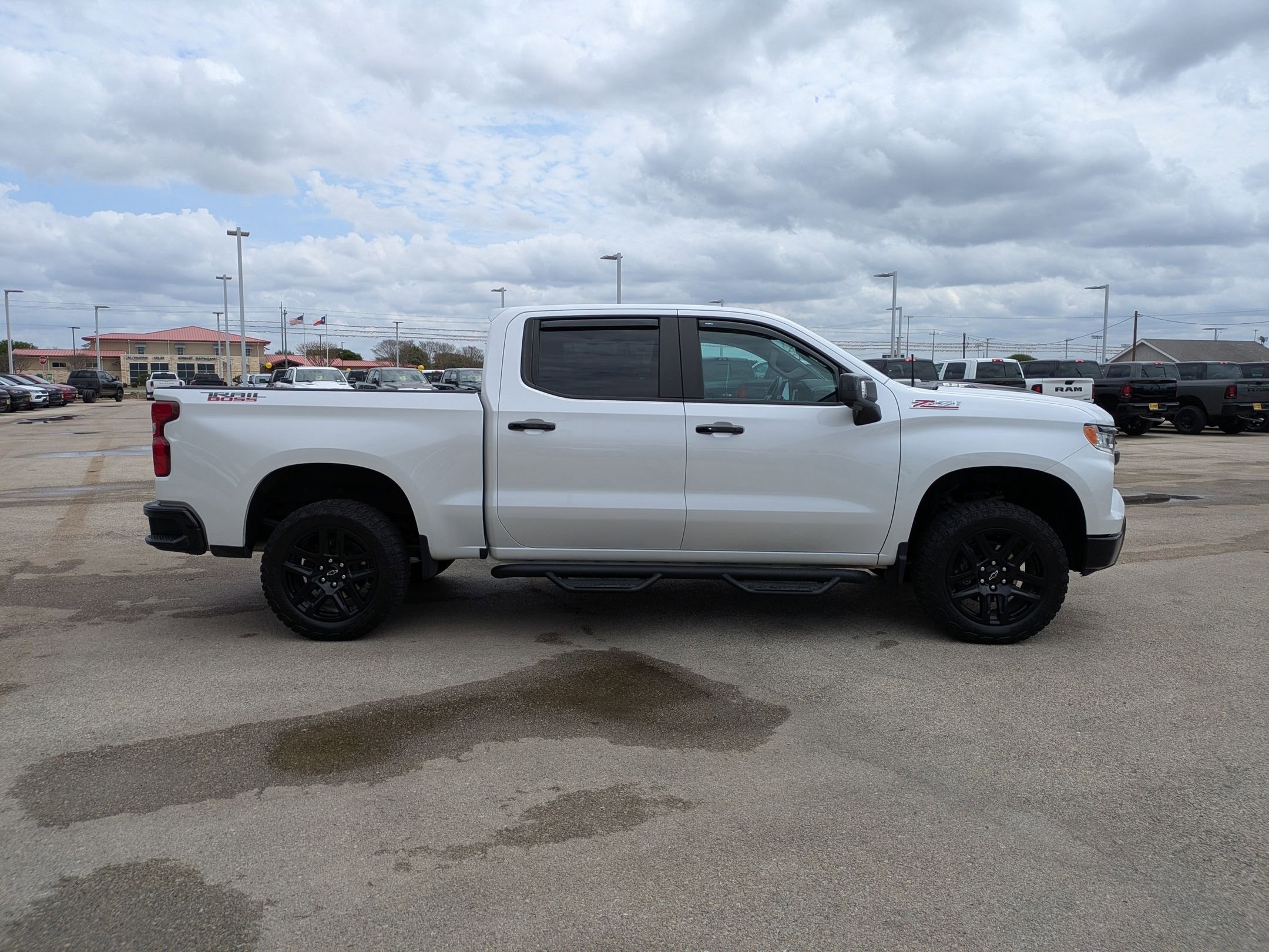 Used 2024 Chevrolet Silverado 1500 LT Trail Boss w/ LT Trail Boss Premium Package image 2
