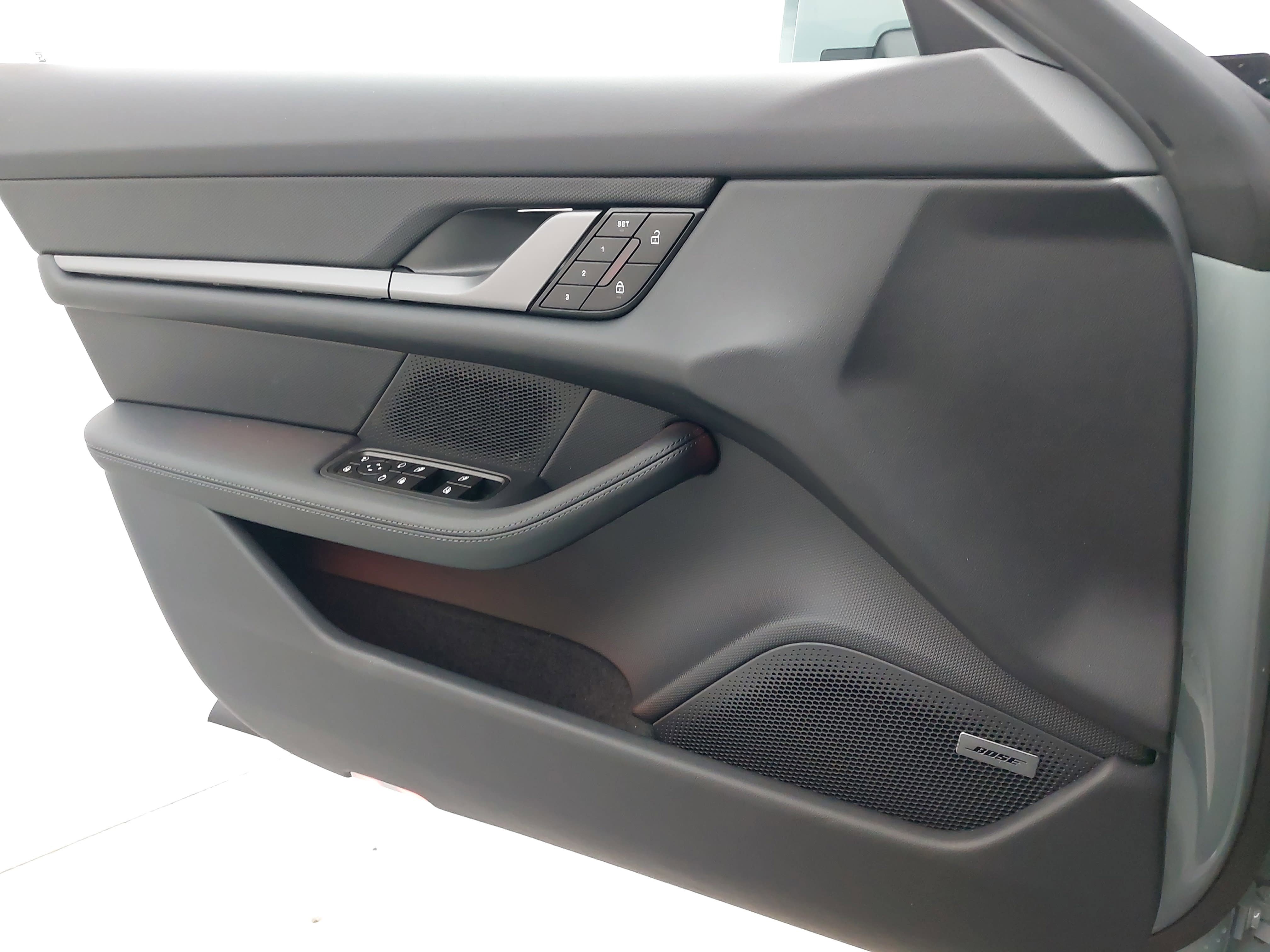 New 2026 Porsche Taycan AWD/4WD image 29