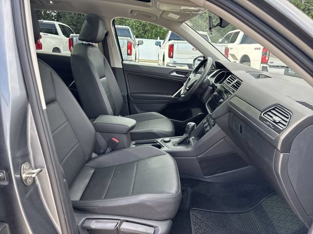 Used 2020 Volkswagen Tiguan SE w/ Panoramic Sunroof Package AWD/4WD image 28