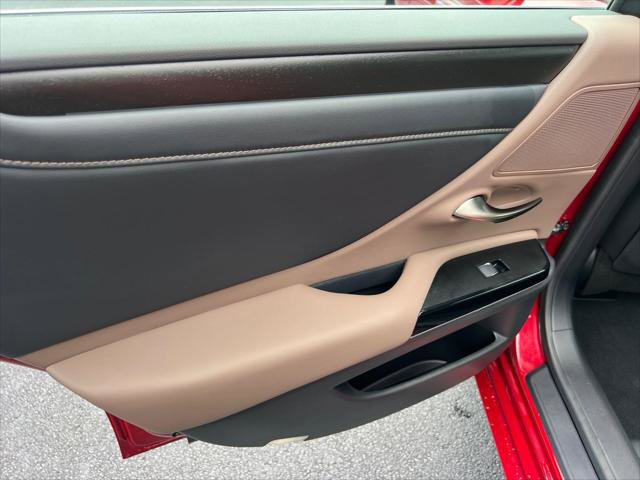 Certified 2025 Lexus ES 300h w/ Premium Package FWD image 22