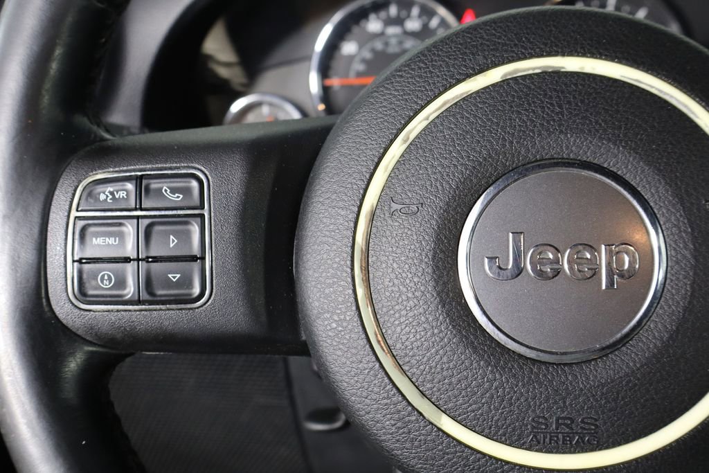 Used 2012 Jeep Wrangler Unlimited Sahara w/ Connectivity Group AWD/4WD image 8