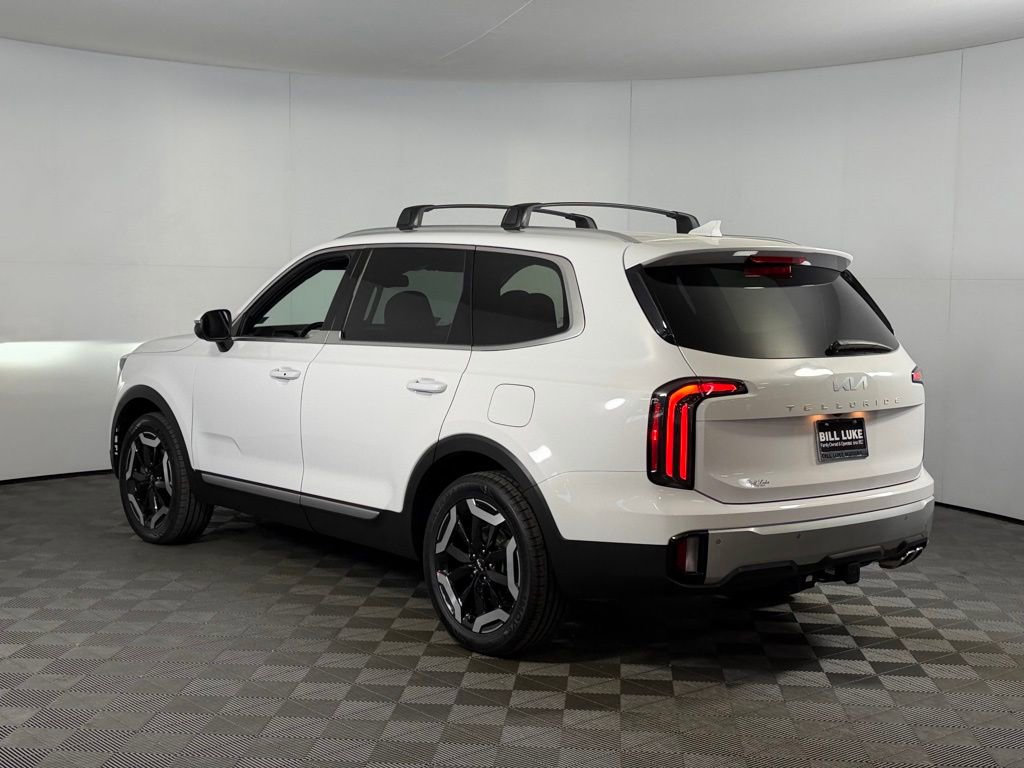 Used 2024 Kia Telluride EX w/ EX Captain's Chair Package FWD image 10