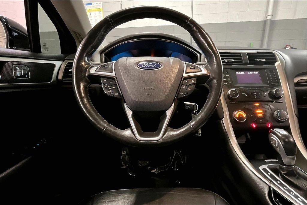 Used 2013 Ford Fusion SE image 4