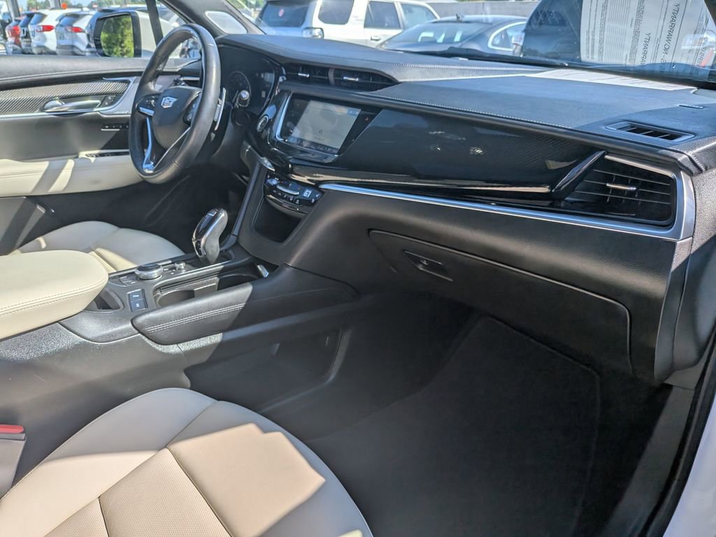 Certified 2024 Cadillac XT6 Sport w/ Technology Package image 32