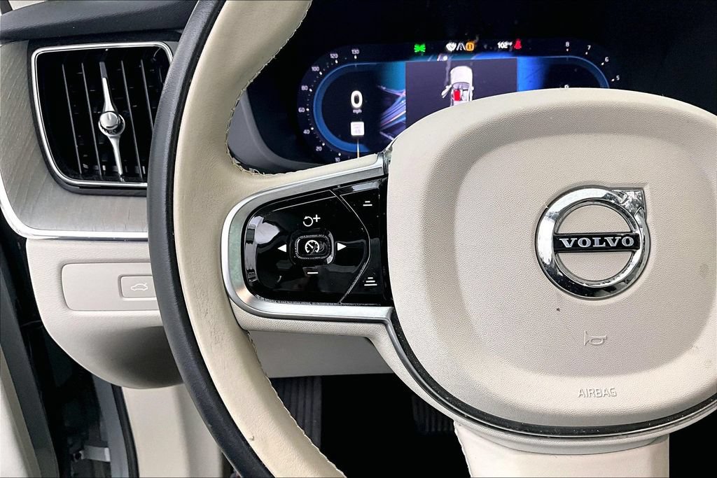 Used 2024 Volvo XC60 B5 Plus w/ Protection Package Premier AWD/4WD image 24