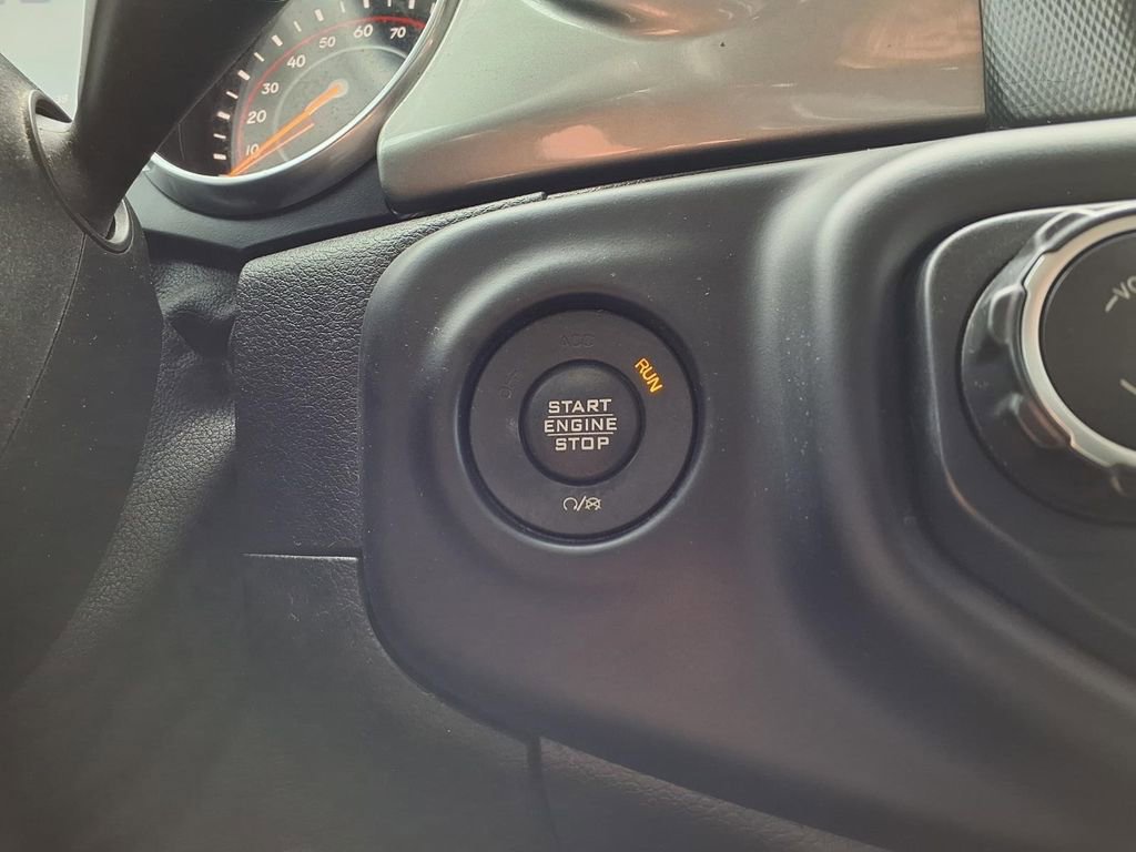 Used 2019 Jeep Wrangler Unlimited Sahara w/ Uconnect 4C Nav & Sound Group image 8