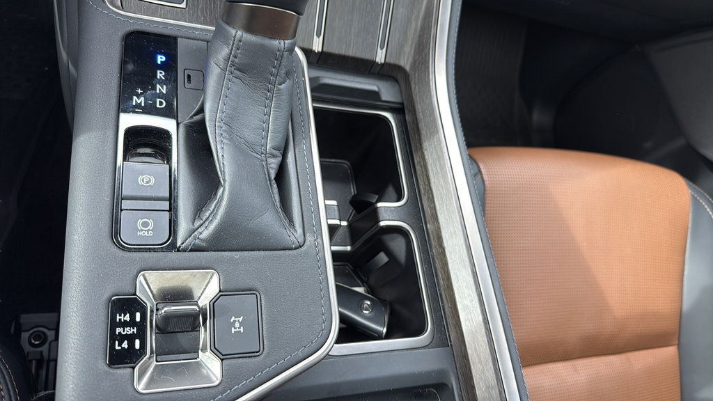 Used 2024 Lexus GX 550 w/ Accessory Package (2T) AWD/4WD image 29