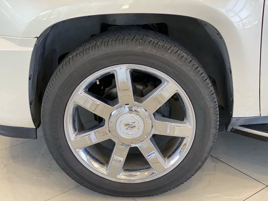 Used 2011 Cadillac Escalade EXT Luxury AWD/4WD image 12