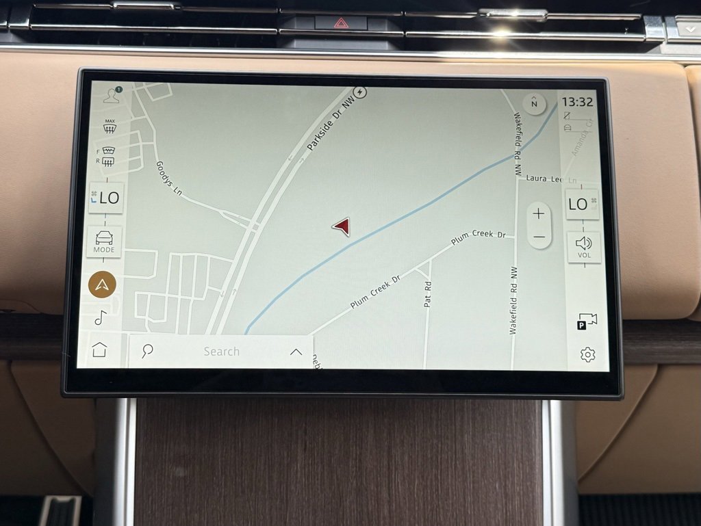 New 2025 Land Rover Range Rover SE image 24