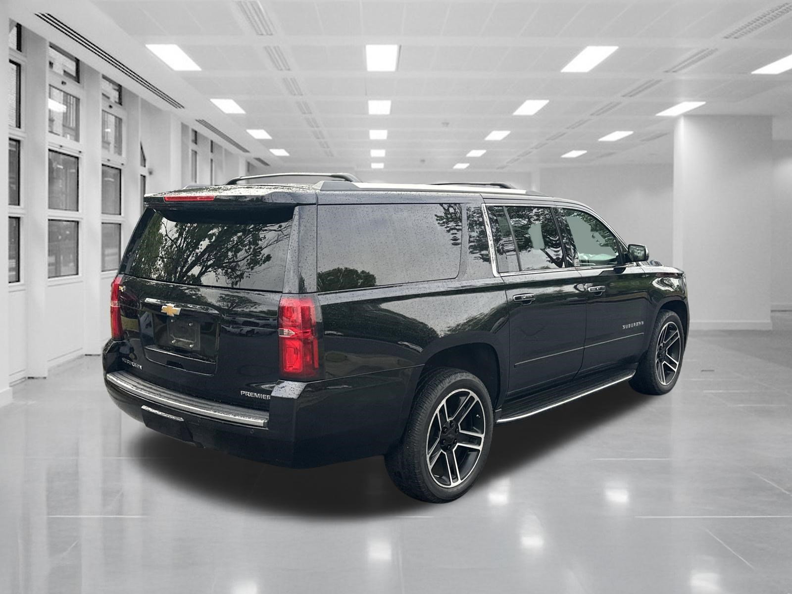 Used 2020 Chevrolet Suburban Premier AWD/4WD image 5