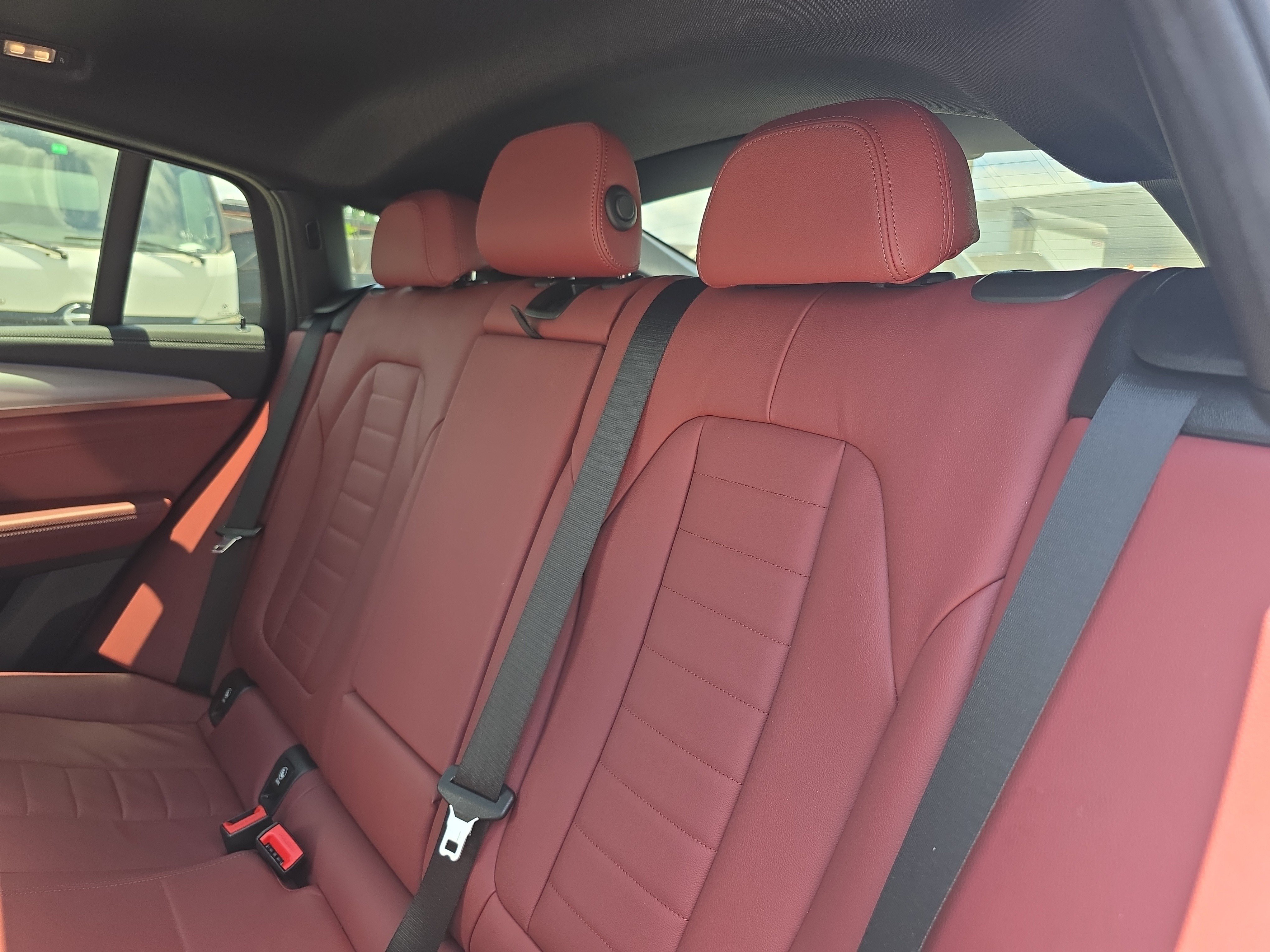 Used 2021 BMW X4 M40i w/ Premium Package AWD/4WD image 17