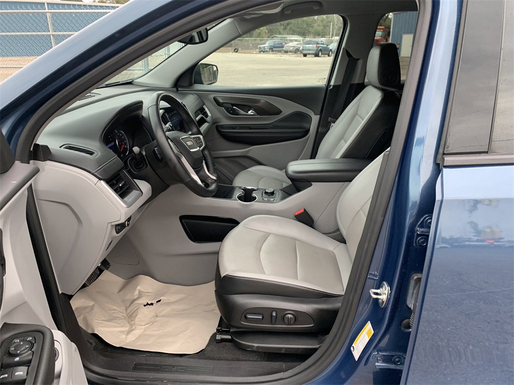 Used 2024 GMC Terrain SLT image 18
