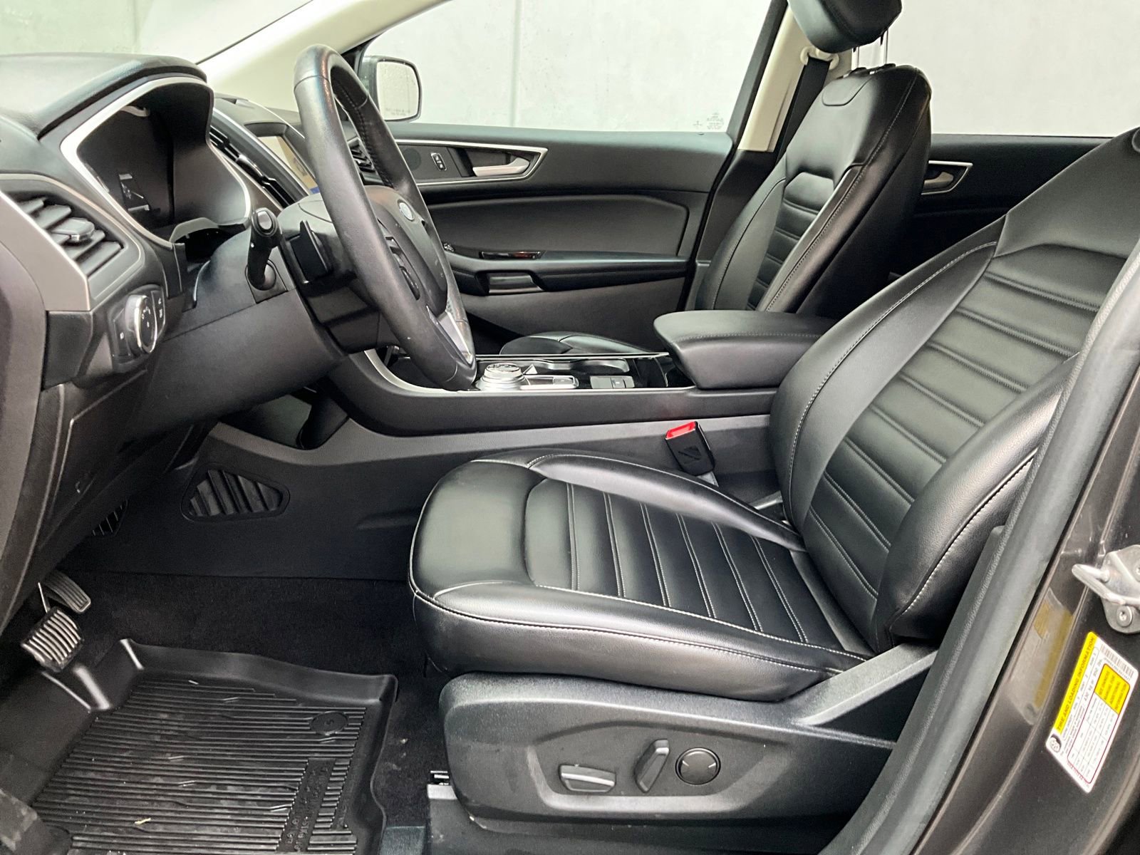 Used 2020 Ford Edge SEL w/ Convenience Package image 9