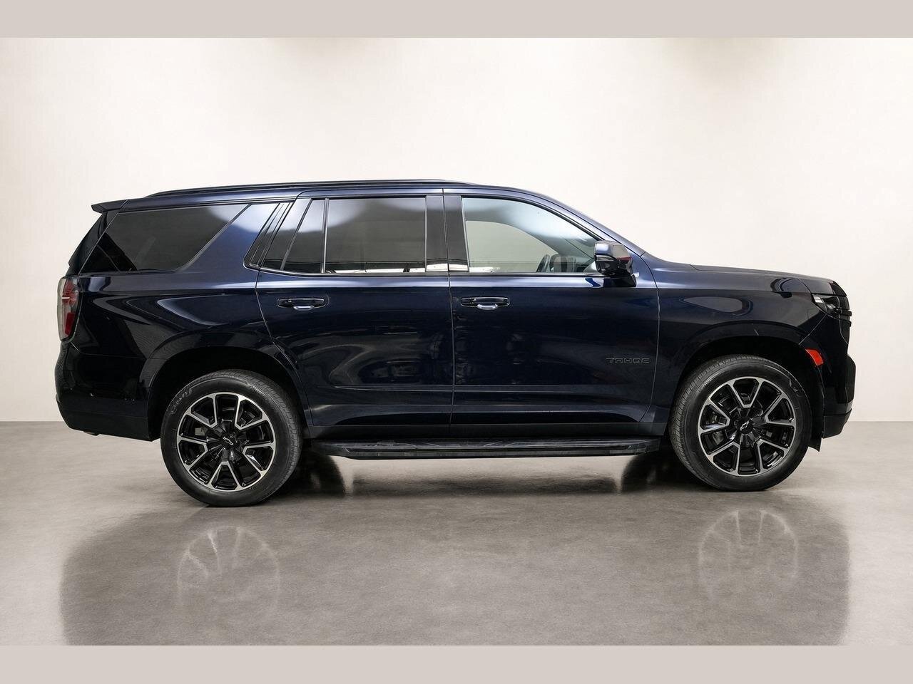 Used 2022 Chevrolet Tahoe RST w/ Luxury Package AWD/4WD image 7