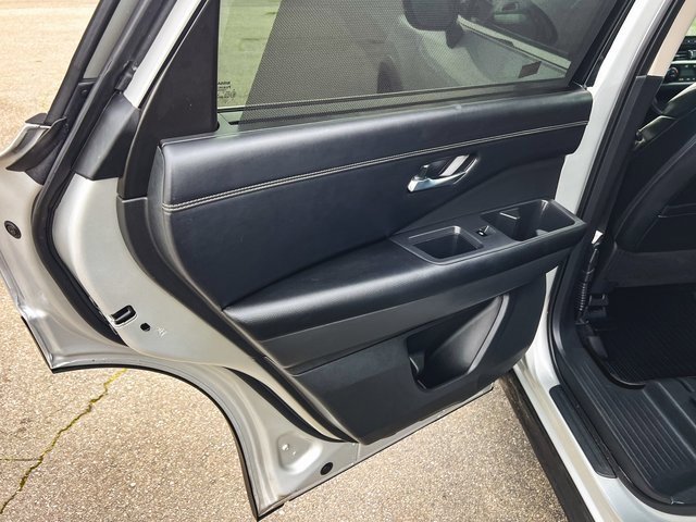 Used 2023 Nissan Pathfinder Platinum w/ Cargo Package image 13