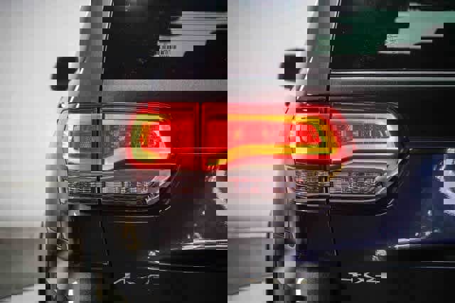 Used 2021 Jeep Grand Cherokee Limited image 9