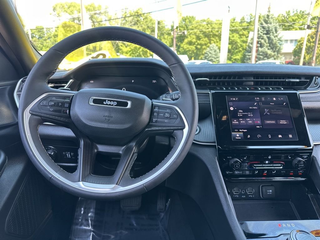Used 2023 Jeep Grand Cherokee L Laredo image 7