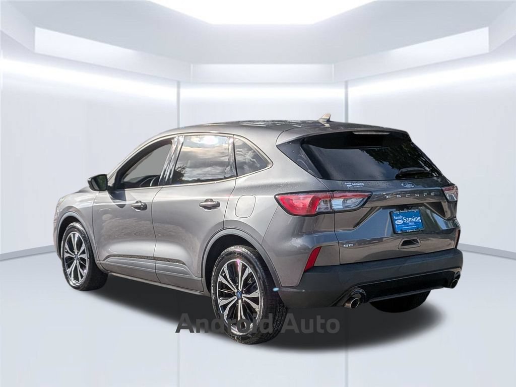Used 2022 Ford Escape SE w/ SE Sport Appearance Package FWD image 3