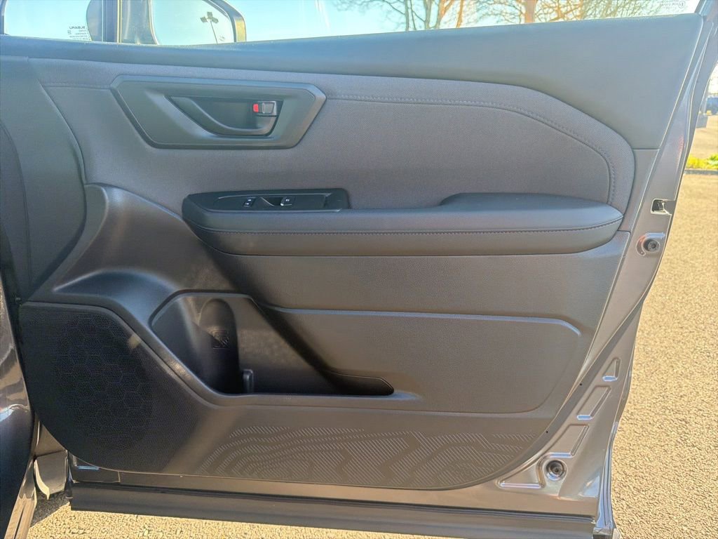 Used 2025 Subaru Forester Premium image 27