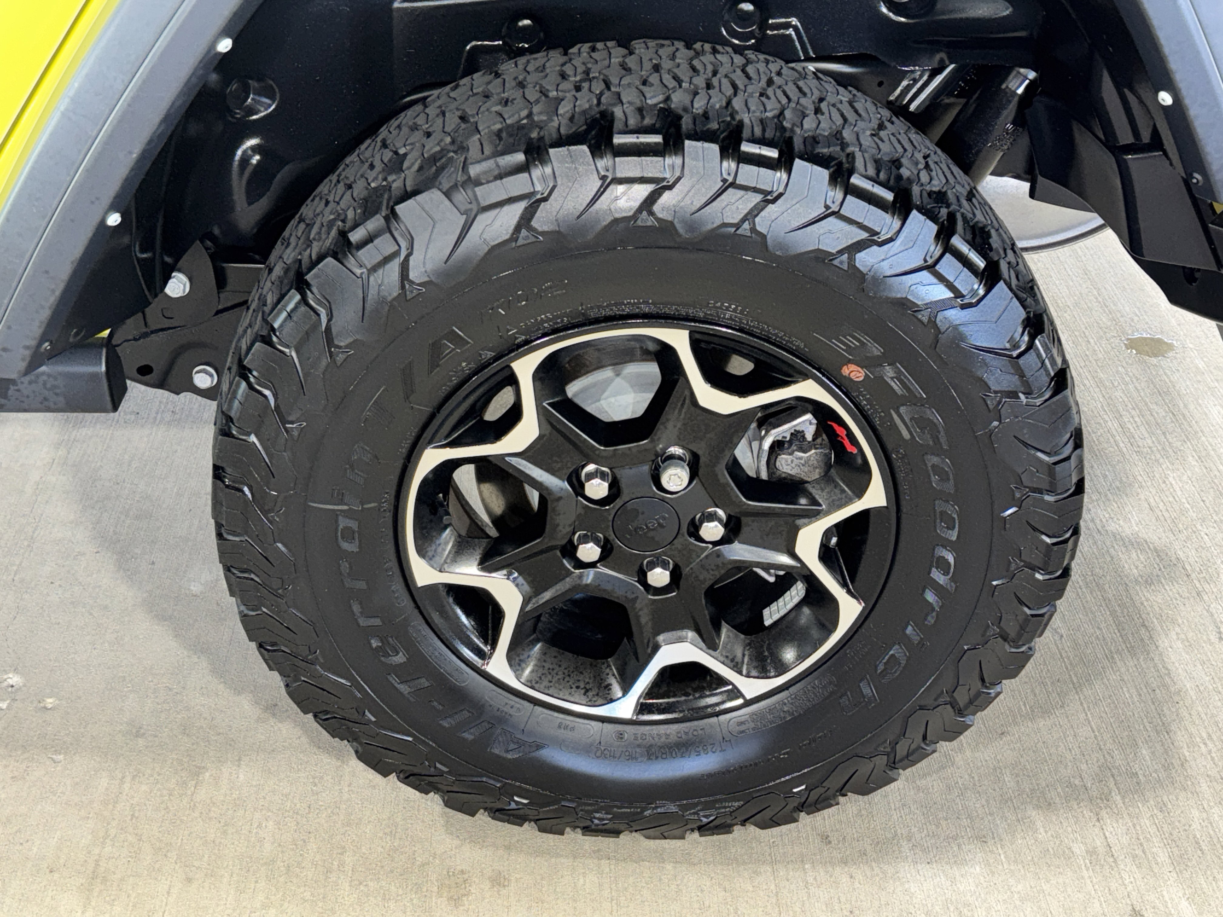 Used 2023 Jeep Wrangler Unlimited Rubicon AWD/4WD image 38