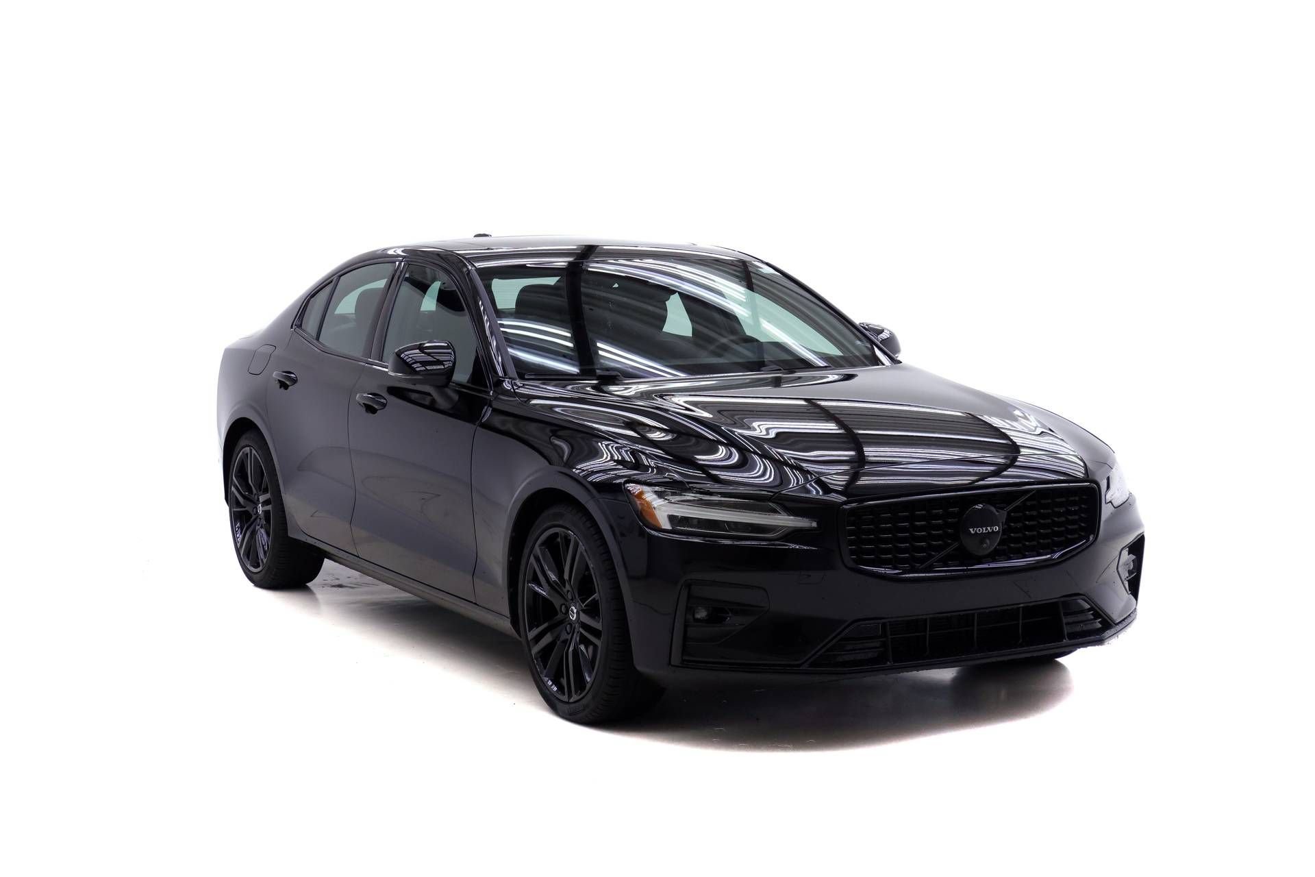 Certified 2024 Volvo S60 B5 Plus w/ Protection Package Premier FWD image 2