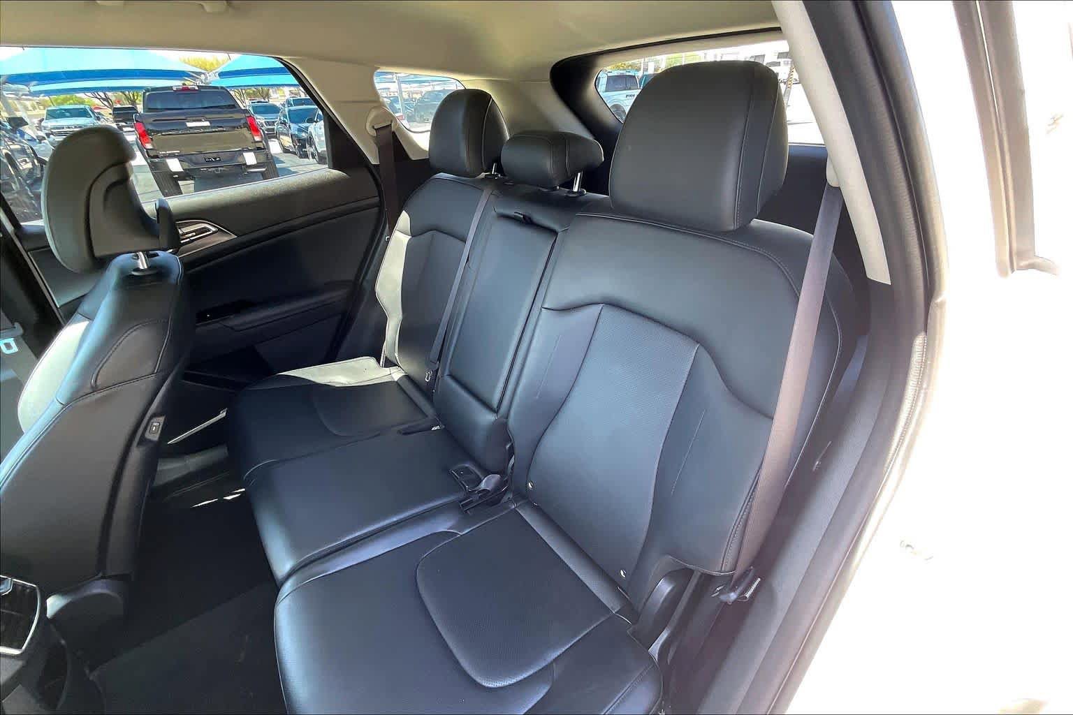 Used 2023 Kia Sportage EX image 19