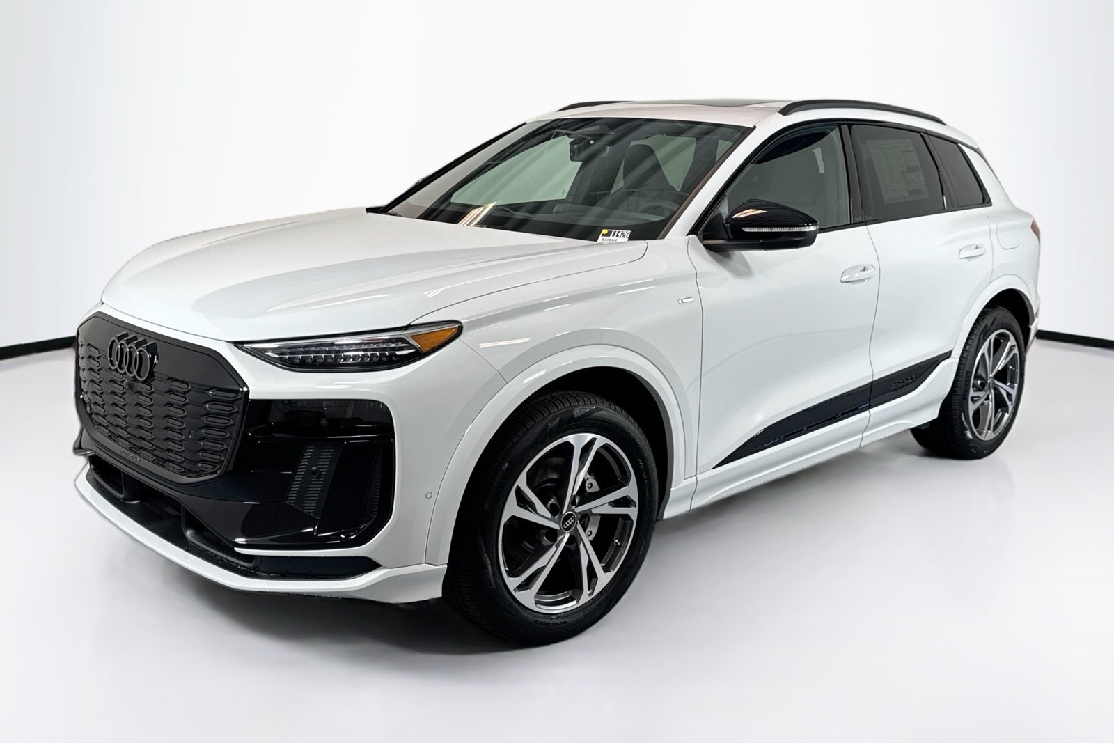 New 2027 Audi Q6 e-tron Premium Plus AWD/4WD image 1