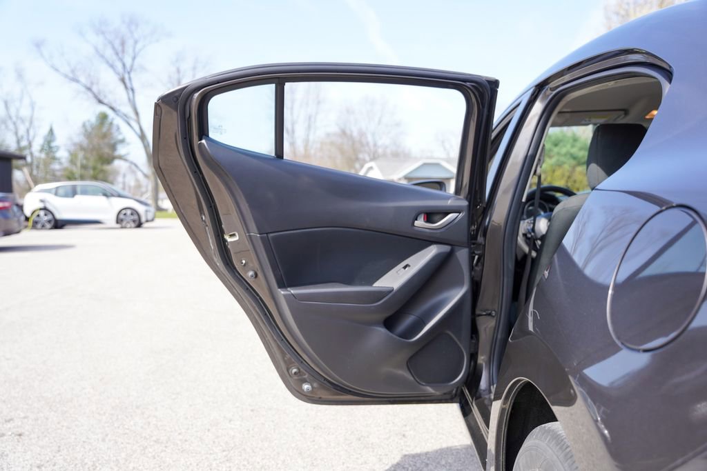 Used 2014 MAZDA MAZDA3 i Sport FWD image 24