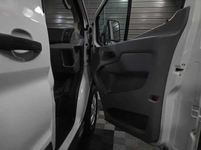 Used 2017 Ford Transit 350 XLT image 31