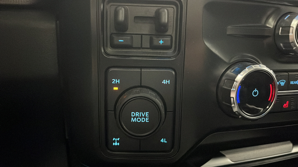 Used 2025 Ford F250 Platinum AWD/4WD image 34